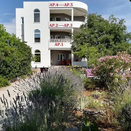 In Rogoznica With Terrace, Air Condition, Wifi, Washing Machine روغوزنيكا