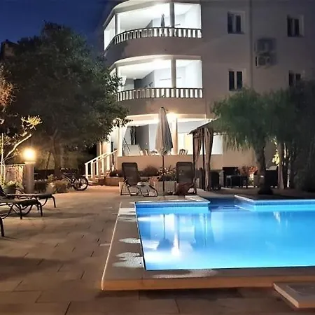 In Rogoznica With Terrace, Air Condition, Wifi, Washing Machine * روغوزنيكا