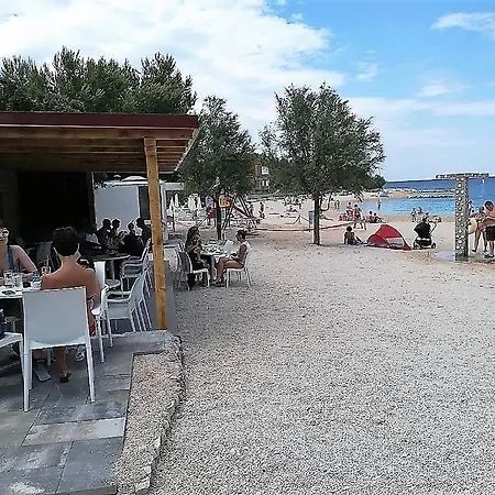 In Rogoznica With Terrace, Air Condition, Wifi, Washing Machine روغوزنيكا